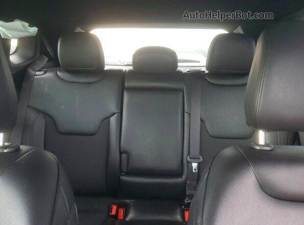 3C4NJDBN7ST599343 2025 JEEP COMPASS White Vista de los asientos traseros
