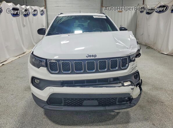 3C4NJDBN8PT561742 2023 JEEP COMPASS White Vista frontal
