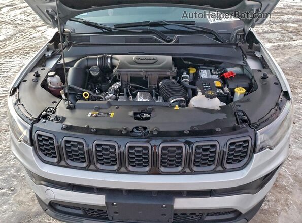 3C4NJDBN8ST552029 2025 JEEP COMPASS Silver Rear interior view