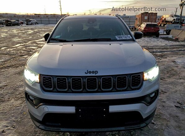 3C4NJDBN8ST552029 2025 JEEP COMPASS Silver Front view