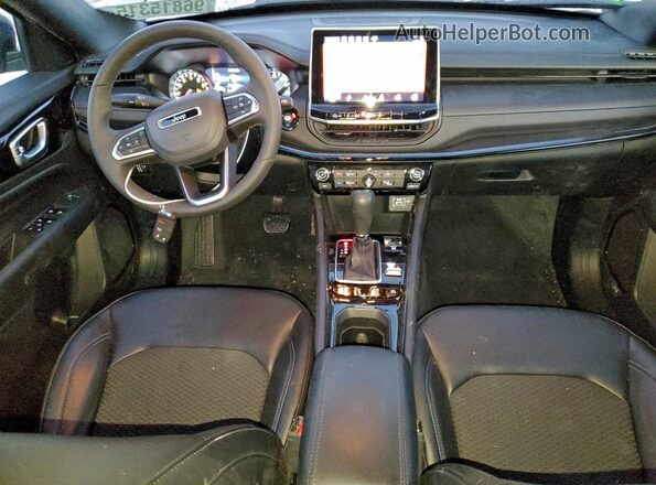 3C4NJDBN8ST552029 2025 JEEP COMPASS Silver Dashboard view