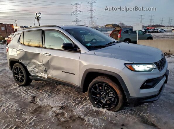 3C4NJDBN8ST552029 2025 JEEP COMPASS Silver Front right