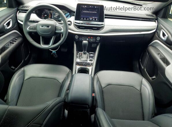 3C4NJDBN8ST588206 2025 JEEP COMPASS Черный Вид панели приборов