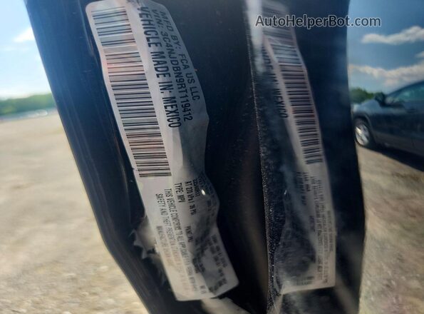 3C4NJDBN9RT119412 2024 JEEP COMPASS Black Widok naklejki z numerem VIN