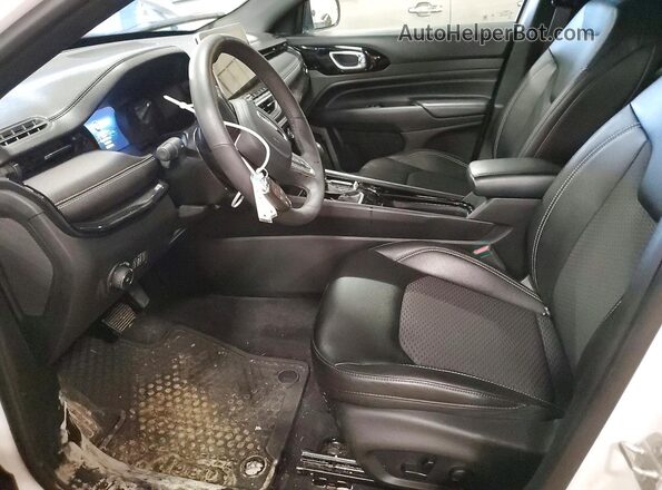 3C4NJDBNXPT544635 2023 JEEP COMPASS White Front interior view
