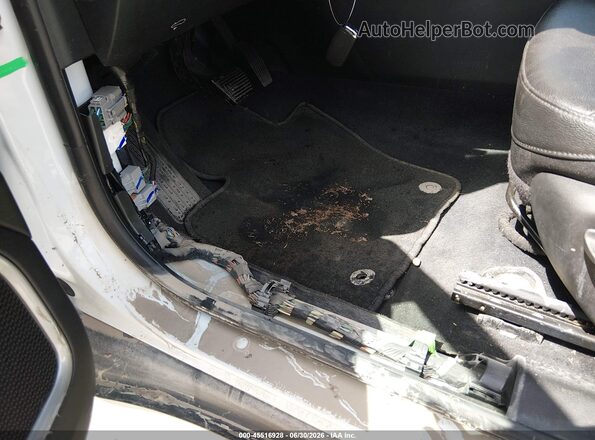 3C4NJDBNXRT607784 2024 JEEP COMPASS White Դիմացի տեսք