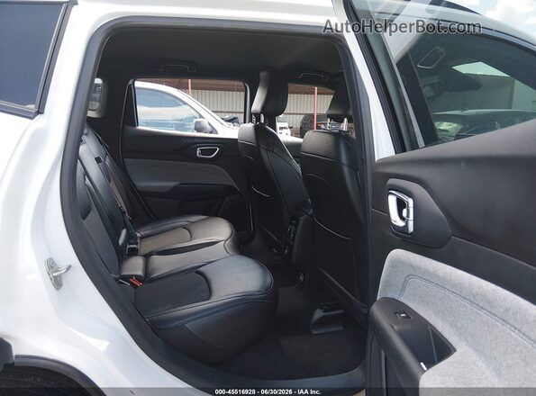 3C4NJDBNXRT607784 2024 JEEP COMPASS White VIN կոդի պիտակի տեսք