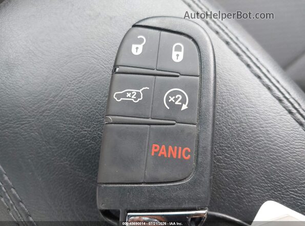 3C4NJDBNXST618080 2025 JEEP COMPASS White Vista del salpicadero