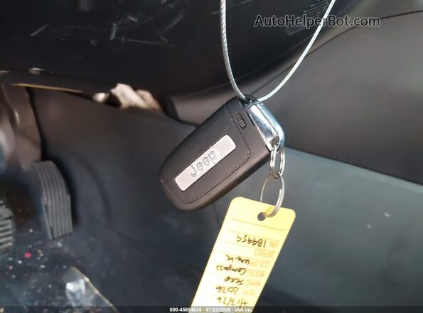 3C4NJDBNXTT189959 2026 JEEP COMPASS White Vista del salpicadero