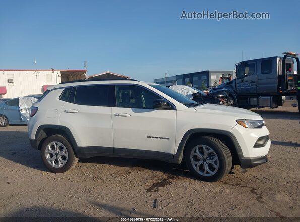 3C4NJDBNXTT189959 2026 JEEP COMPASS White Vista interior trasera