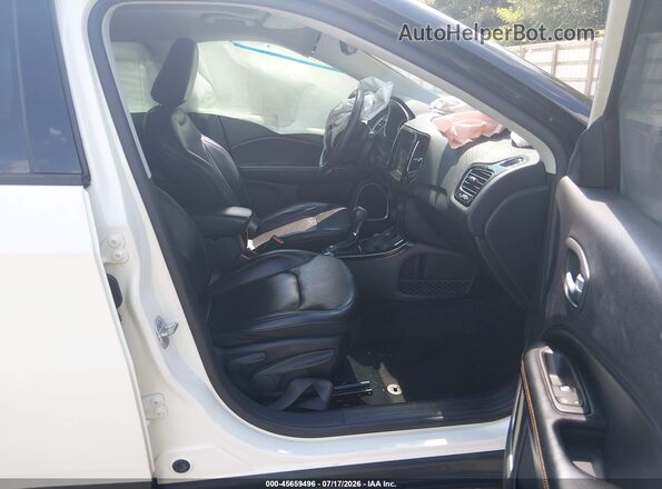 3C4NJDCB0JT231993 2018 JEEP COMPASS White Vista interior delantera