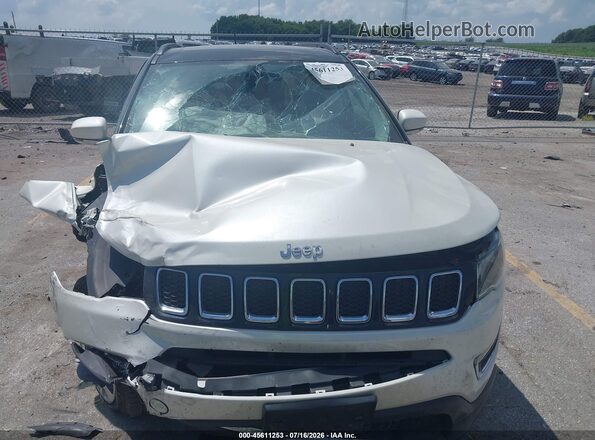 3C4NJDCB0JT401799 2018 JEEP COMPASS White Front view