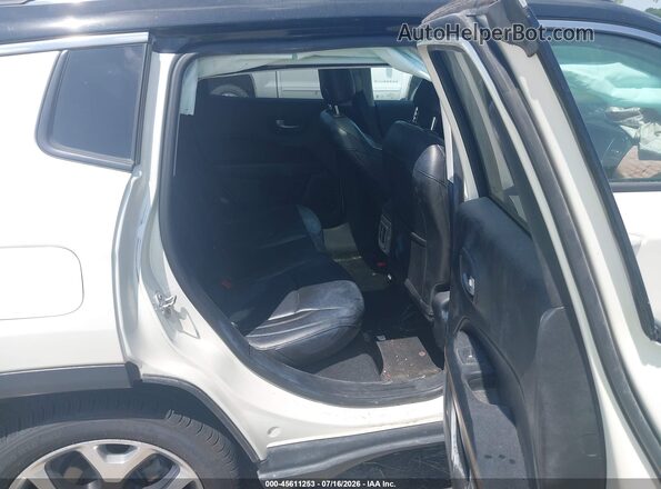 3C4NJDCB0JT401799 2018 JEEP COMPASS White VIN sticker view