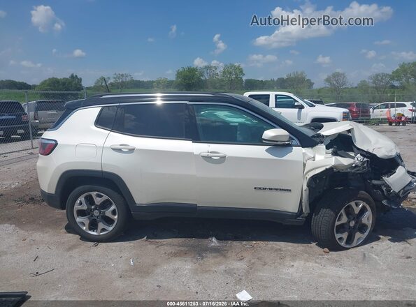 3C4NJDCB0JT401799 2018 JEEP COMPASS White Rear interior view