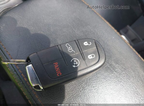 3C4NJDCB0JT401799 2018 JEEP COMPASS White Dashboard view