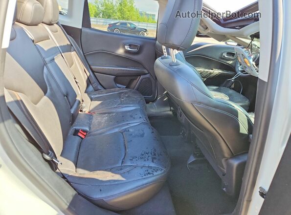 3C4NJDCB0JT412740 2018 JEEP COMPASS White Vista de los asientos traseros