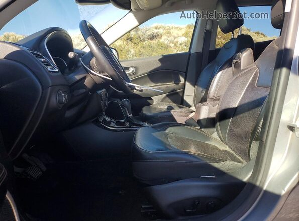 3C4NJDCB0JT442434 2018 JEEP COMPASS Silver Vista interior delantera