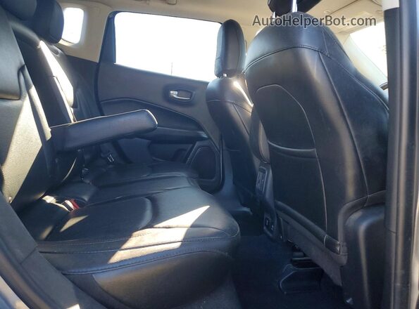 3C4NJDCB0JT442434 2018 JEEP COMPASS Silver Vista interior trasera