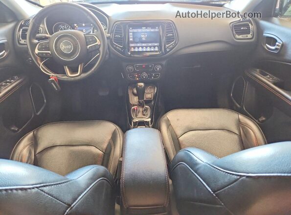 3C4NJDCB0KT673965 2019 JEEP COMPASS Black Вид панелі приладів