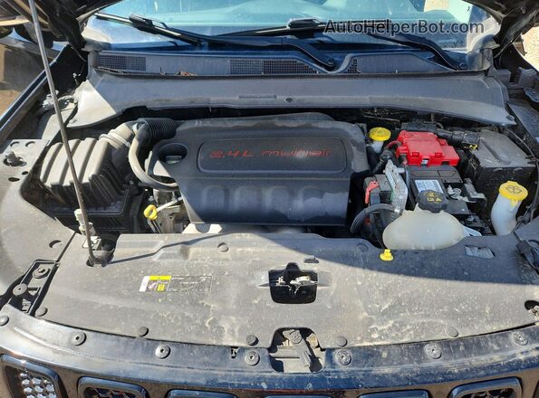3C4NJDCB0LT231379 2020 JEEP COMPASS Черный Вид подкапотного пространства