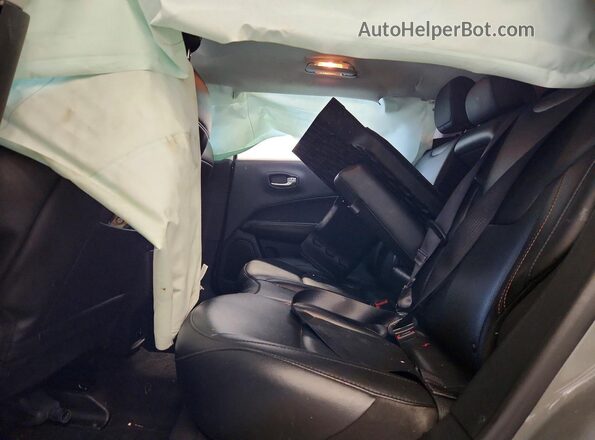 3C4NJDCB0LT245041 2020 JEEP COMPASS Black Vista interior trasera