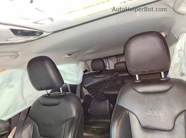 3C4NJDCB0LT245041 2020 JEEP COMPASS Black Vista de los asientos traseros