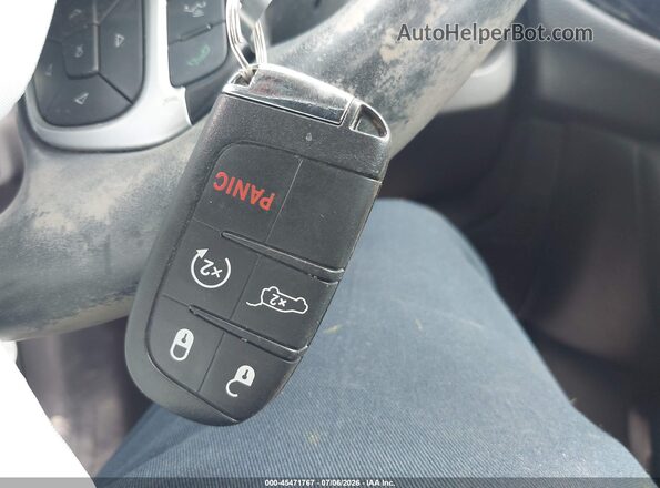 3C4NJDCB1HT611032 2017 JEEP COMPASS Gray Dashboard view