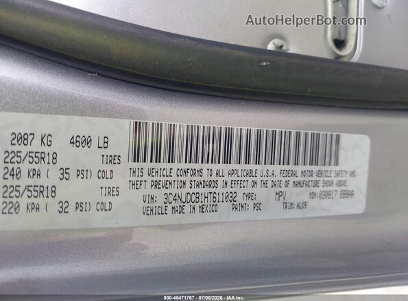 3C4NJDCB1HT611032 2017 JEEP COMPASS Gray Engine compartment view