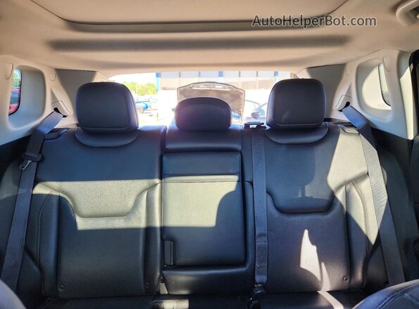 3C4NJDCB1HT664880 2017 JEEP COMPASS Black Widok tylnych siedzeń