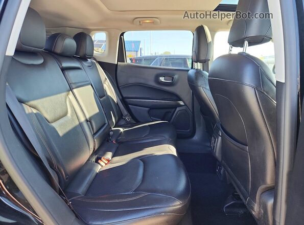 3C4NJDCB1HT664880 2017 JEEP COMPASS Black Widok wnętrza z tyłu