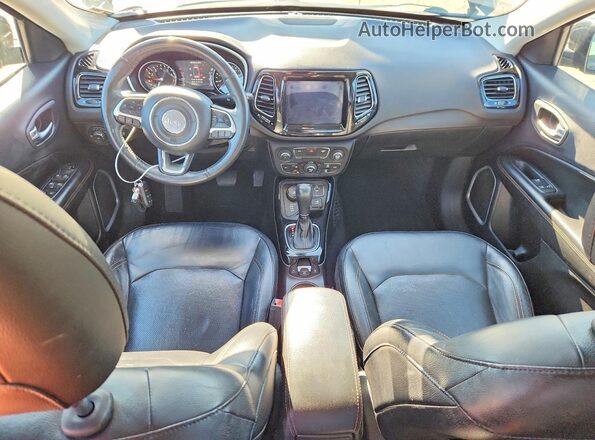 3C4NJDCB1HT664880 2017 JEEP COMPASS Black Widok deski rozdzielczej