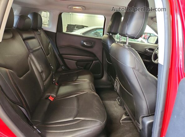3C4NJDCB1JT280961 2018 JEEP COMPASS Red Հետևի նստատեղերի տեսք