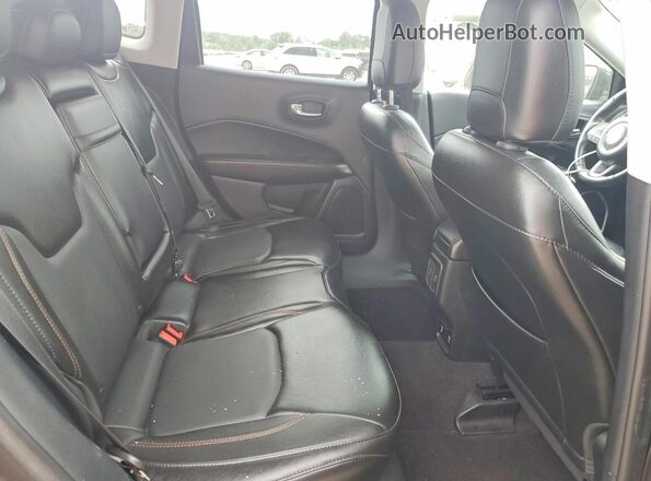 3C4NJDCB1JT354332 2018 JEEP COMPASS Gray უკანა სალონის ხედი