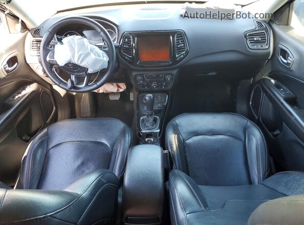 3C4NJDCB1KT753842 2019 JEEP COMPASS Blue Առջևի վահանակի տեսք