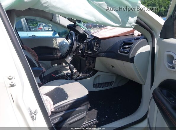 3C4NJDCB1MT523964 2021 JEEP COMPASS White Widok wnętrza z przodu