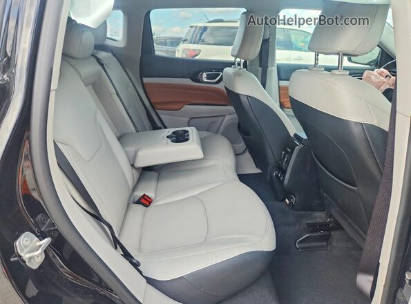 3C4NJDCB1NT100965 2022 JEEP COMPASS Черный Вид задней части салона