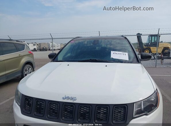 3C4NJDCB2HT681042 2017 JEEP COMPASS White Front view