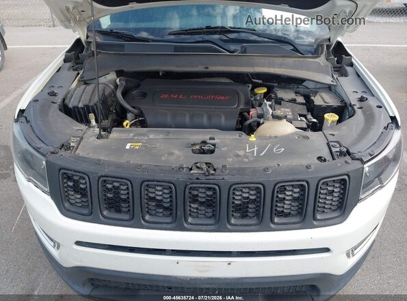 3C4NJDCB2HT681042 2017 JEEP COMPASS White Rear view