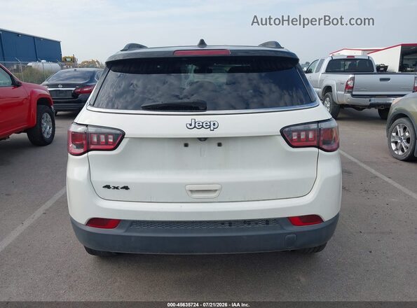 3C4NJDCB2HT681042 2017 JEEP COMPASS White 
