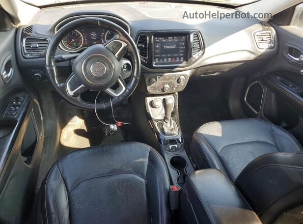 3C4NJDCB2KT639476 2019 JEEP COMPASS Silver Вид панелі приладів