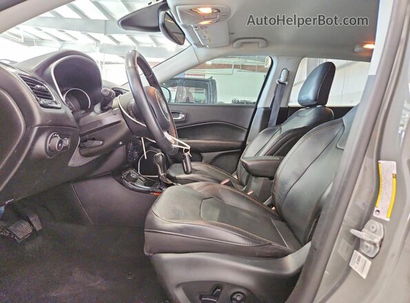 3C4NJDCB2KT766518 2019 JEEP COMPASS Gray Սալոնի դիմացի տեսք