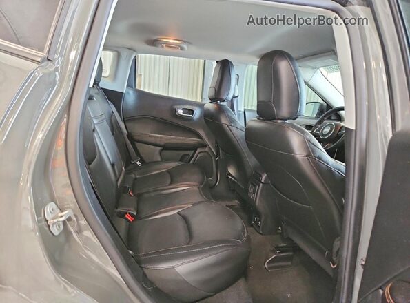 3C4NJDCB2KT766518 2019 JEEP COMPASS Gray Սալոնի հետևի տեսք