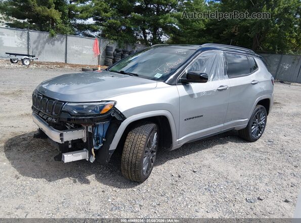 3C4NJDCB2NT181510 2022 JEEP COMPASS Silver Vista tres cuartos delantera izquierda