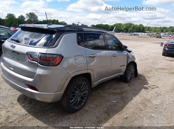3C4NJDCB2NT181510 2022 JEEP COMPASS Silver Trasero derecho