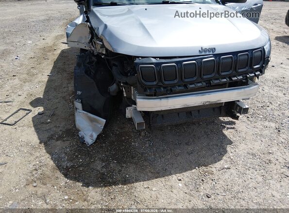 3C4NJDCB2NT181510 2022 JEEP COMPASS Silver Vista frontal