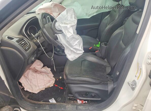 3C4NJDCB3JT206912 2018 JEEP COMPASS White Front interior view