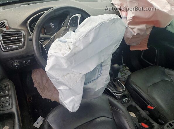 3C4NJDCB3JT206912 2018 JEEP COMPASS White Dashboard view