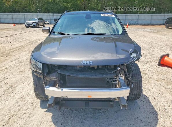 3C4NJDCB3JT266253 2018 JEEP COMPASS Серый Вид спереди