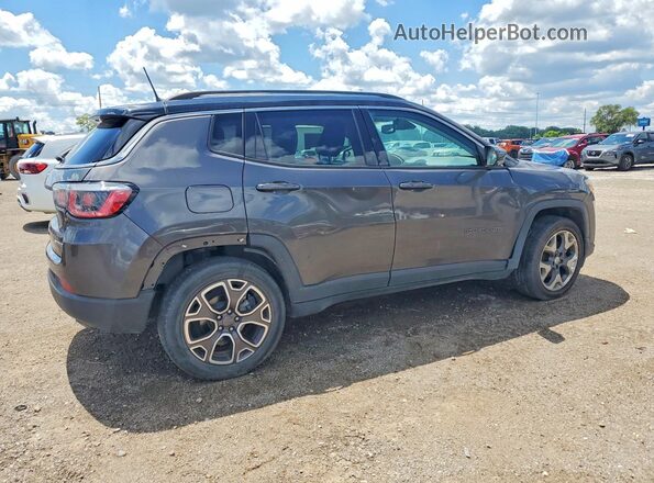 3C4NJDCB3JT282646 2018 JEEP COMPASS Gray Trasero derecho