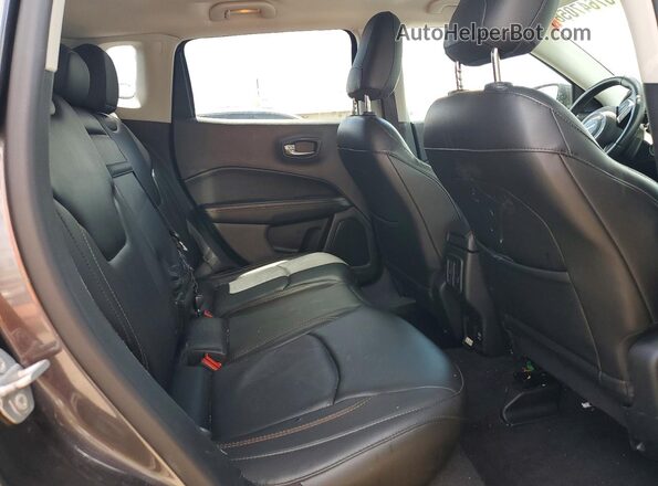 3C4NJDCB3JT282646 2018 JEEP COMPASS Gray Vista interior trasera